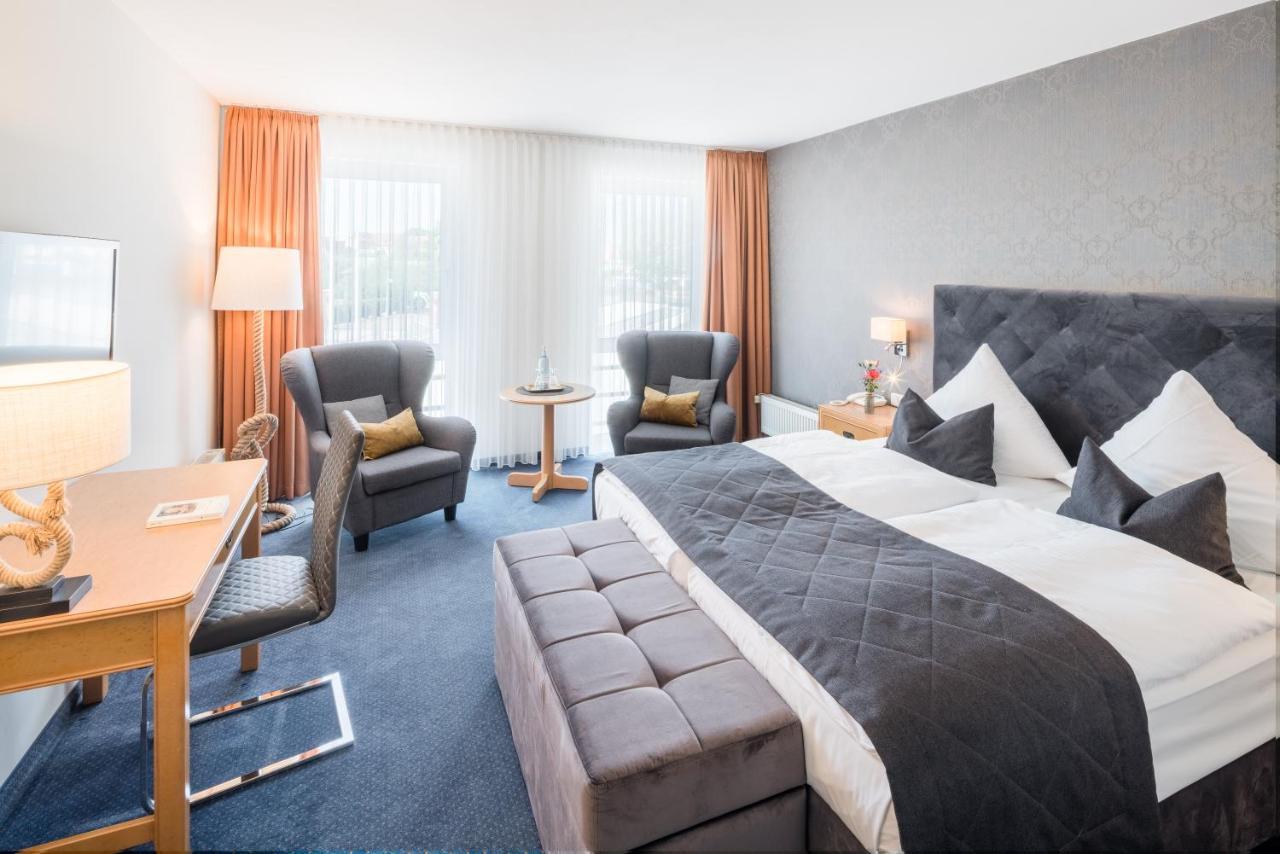 Hafenhotel Pommernyacht 웨케문데 외부 사진