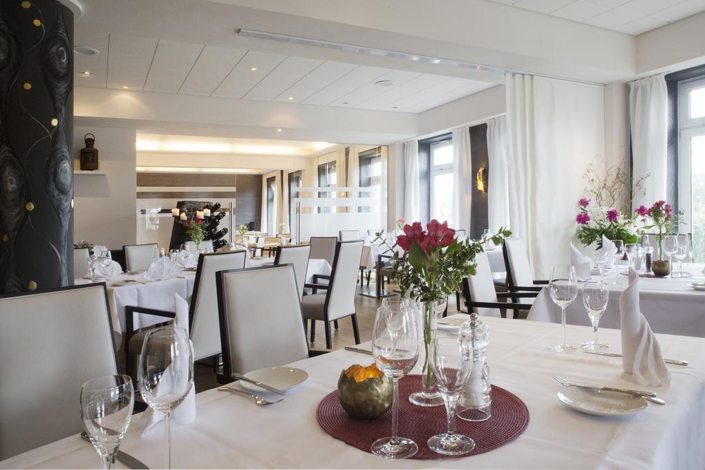 Hafenhotel Pommernyacht 웨케문데 외부 사진