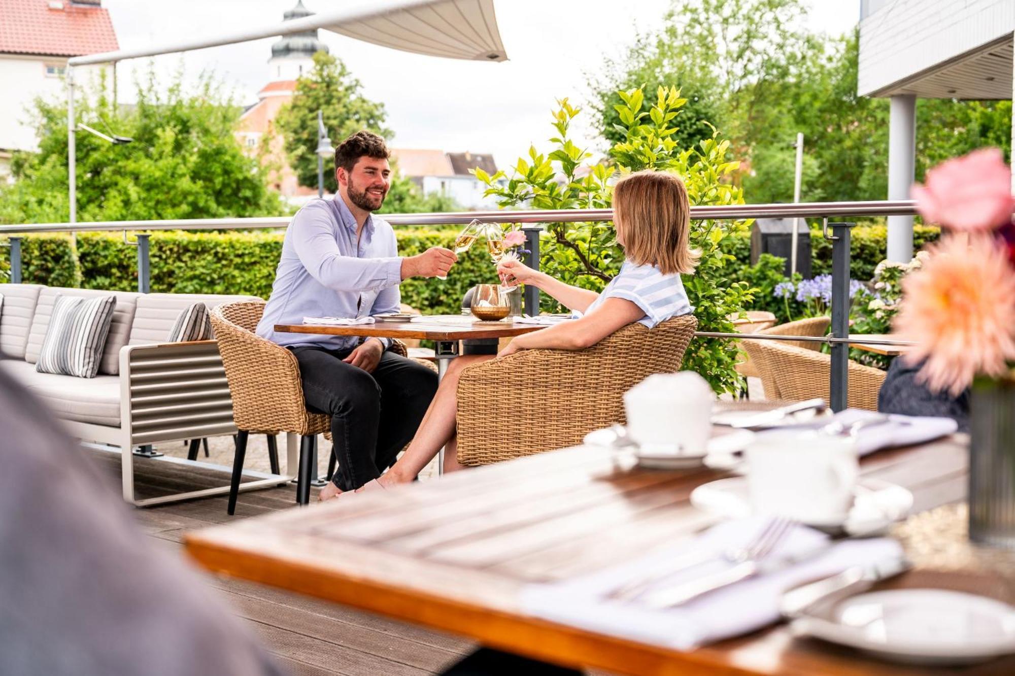 Hafenhotel Pommernyacht 웨케문데 외부 사진
